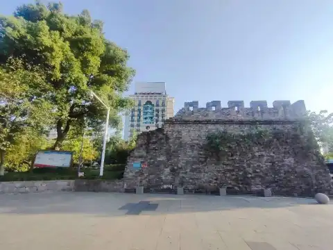 Hotels near Chuzhoufu City Wall
