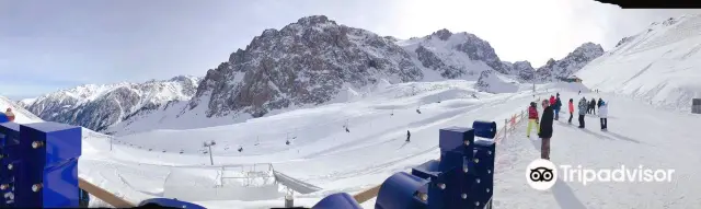 Skiing in Almaty