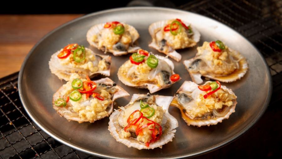 乞老板海鲜烧烤•甜麻肥蛤•海胆•海肠捞饭(山大店)