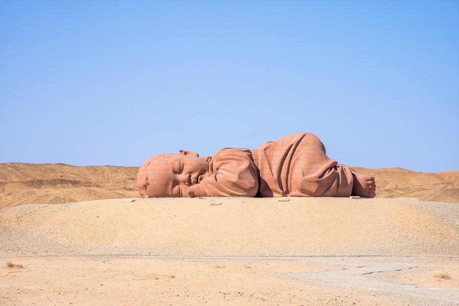雕塑大地之子