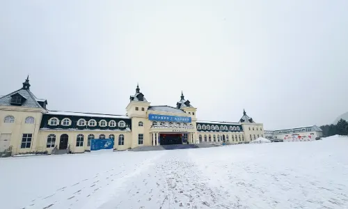 Zhalantunjinlongshan Ski Field