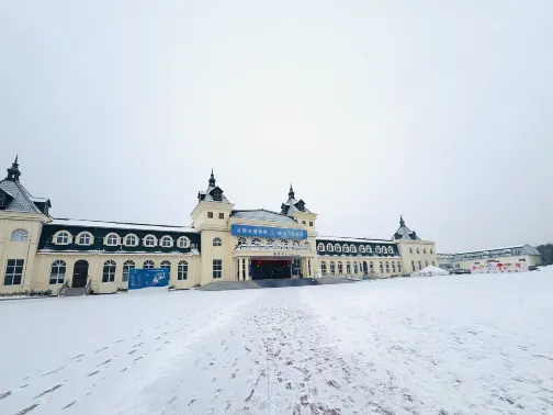 扎蘭屯金龍山滑雪場