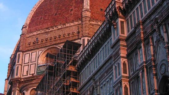 意大利佛羅倫薩大教堂的圓頂是由菲利波&middot;布魯內萊
