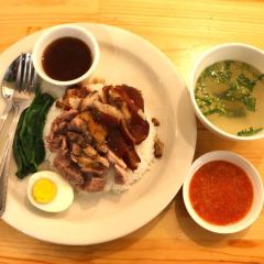 Delicious restaurant and Drums Bar 여행 사진
