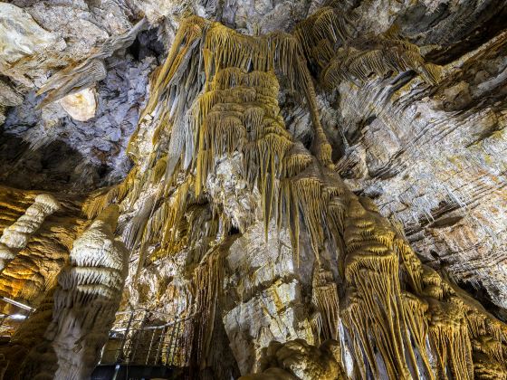 Xionglong Cave