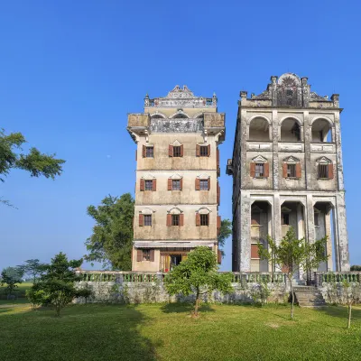 Отели рядом со станцией 