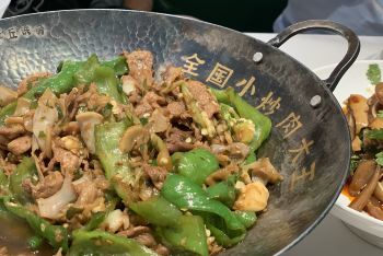 페이다추(费大厨辣椒炒肉)