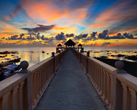 香港-豐盛港 機票酒店 自由行