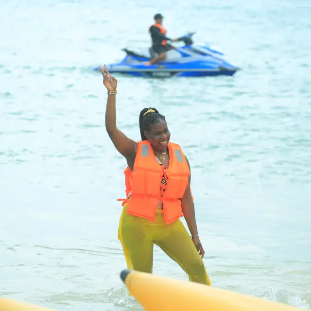 Yalong Bay Beach 🏝 || Fun Day Of Water 🌊