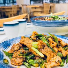 尹二姐守艺川菜(美专校街店) User Photo