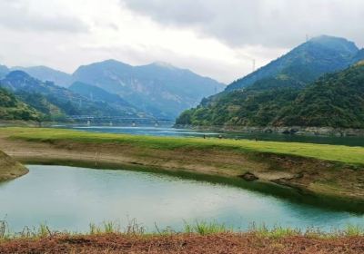 Qifeng Lake Scenic Area