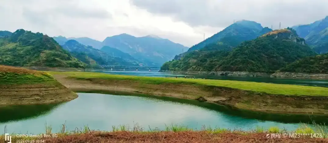 Hotels near Qifeng Lake Scenic Area