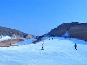Caiwei Manor Ski Resort