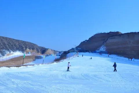 Caiwei Manor Ski Resort