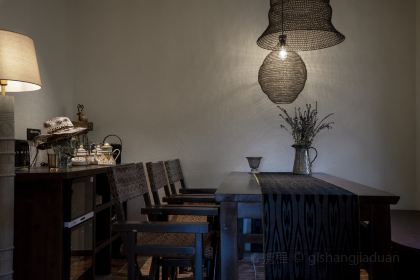 塔尔民宿(白哈巴村店)·塔尔吧