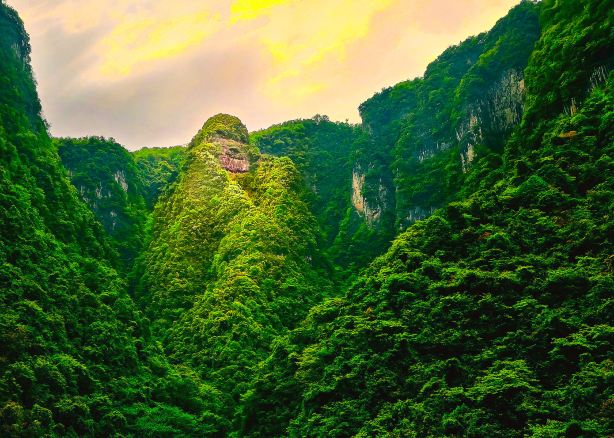 Qingjiang Giant Buddha