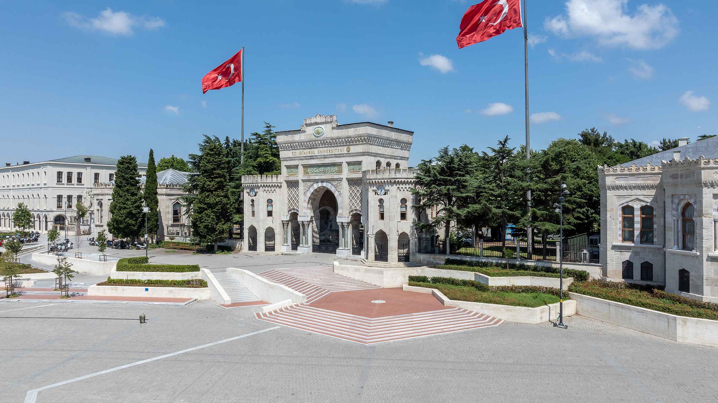 Площадь Беязит