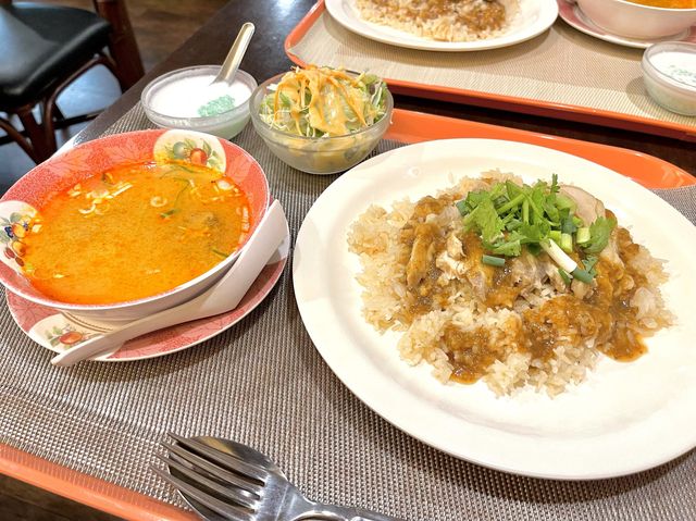 いつものタイ料理やさんで カオマンガイ いつものタイ料理やさんで カオマンガイ
