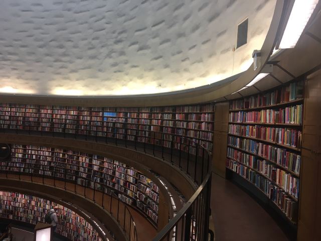 ストックホルム市立図書館のレビュー