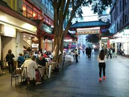 周五唐人街夜市