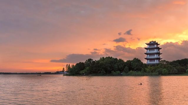 Mountain Lake Hot Spring Resort