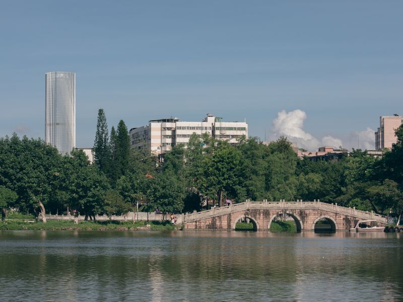 Yixian Lake Park