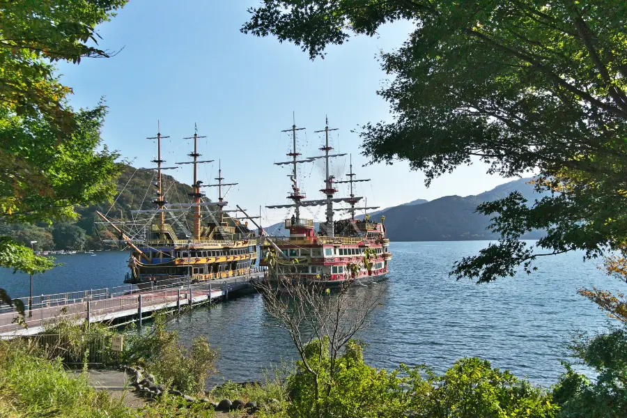 Muelle de Cruceros del Lago Ashi