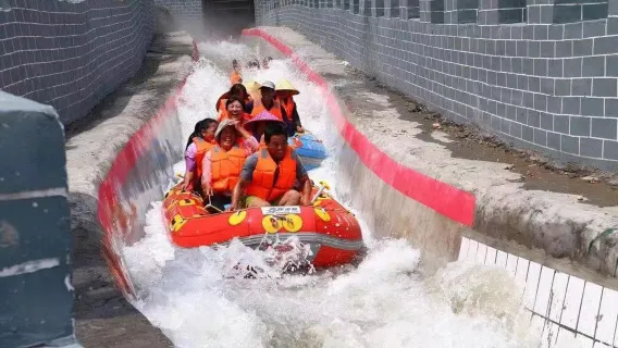 玩水避暑