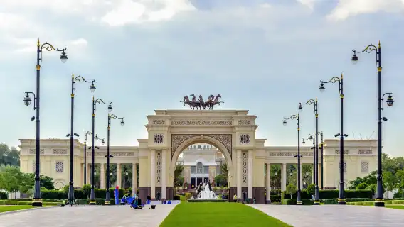 清真寺+阿布達比羅浮宮+法拉利公園一日遊【行程可調】