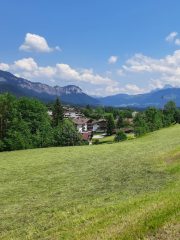 Dorfplatz Going - Drehort der Filmserie "Bergdoktor"