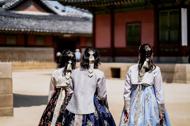 Hanbok Experiences in Seoul