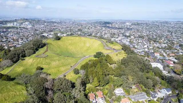 Hotels near Mount Eden