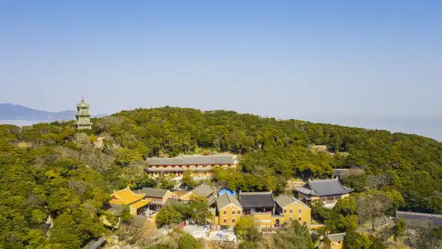 洛迦山