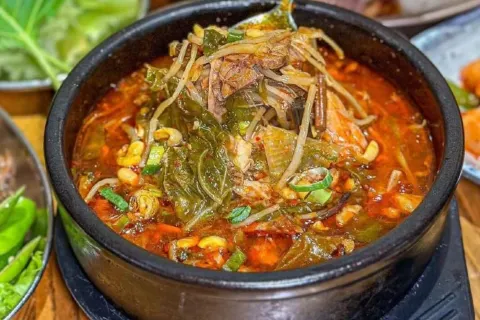 阿姨湯飯麪館（虹泉路店）