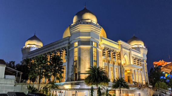 Grand Mosque of Trans Studio