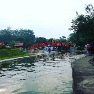 Ah Poong Floating Market