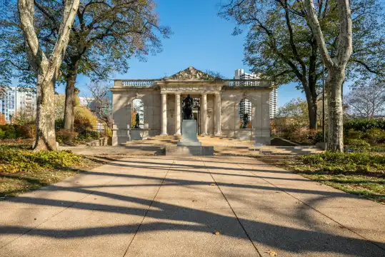 Hotels near Rodin Museum