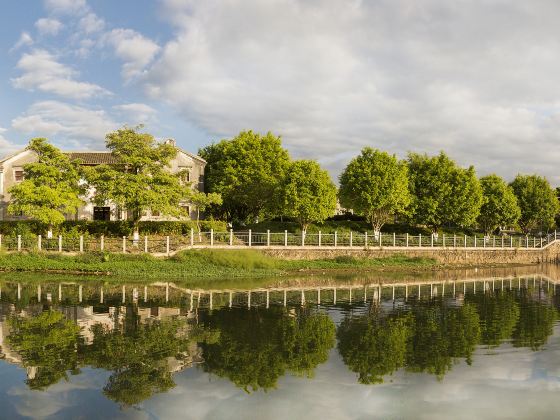 Enclosed Houses of Overseas Chinese