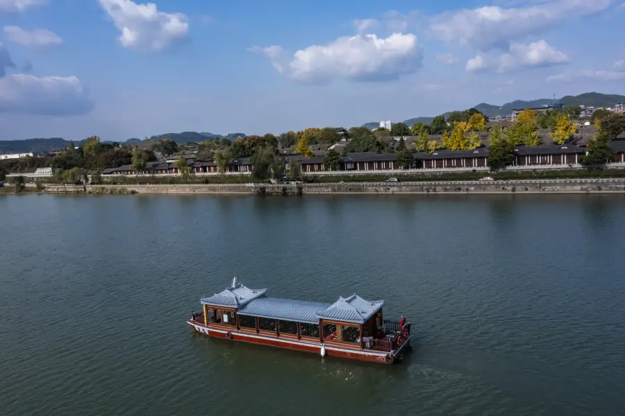Jialing River Cruise Ships