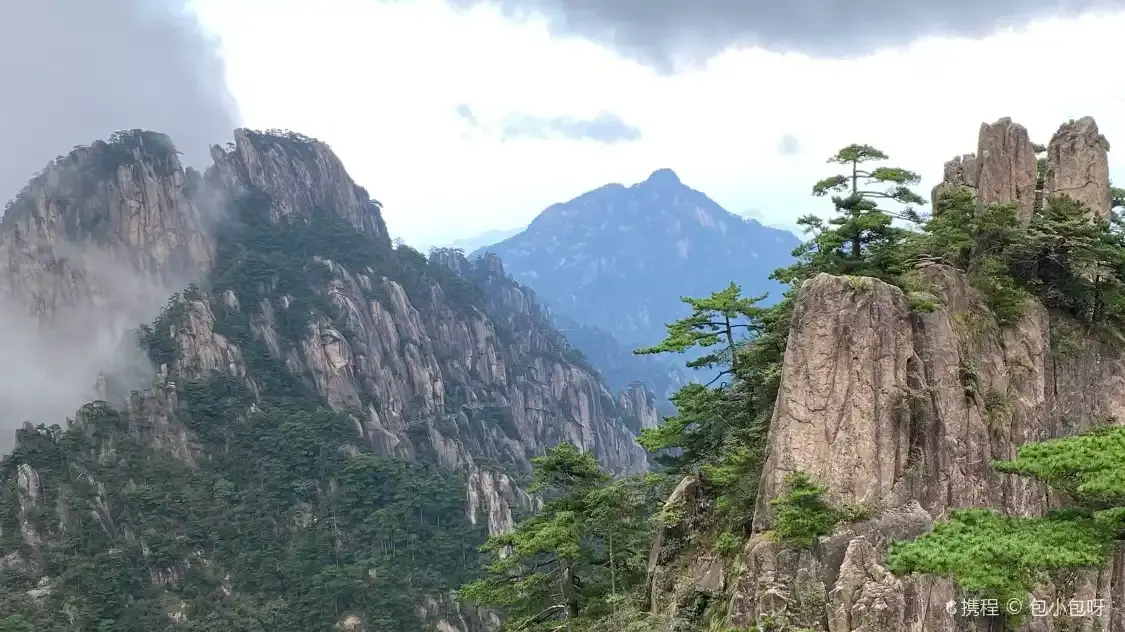 Hotels near Unity Pine