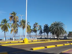 Paseo De La Cruz Y El Mar (Paseo Colón)