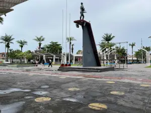 Plaza Sargento Lores