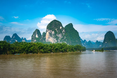 20 RMB background observation deck
