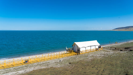 Qinghai Lake Huanhu West Road
