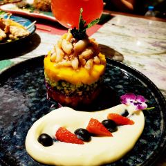 Queen·Cheuk Yuet User Photo