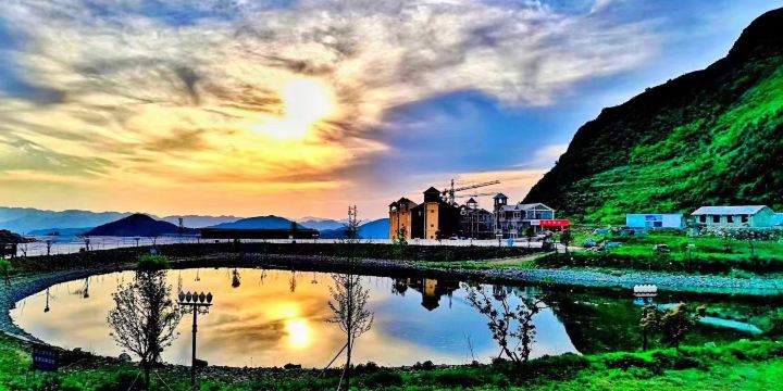 Dasheng Dun Yingmei Lake Scenic Area