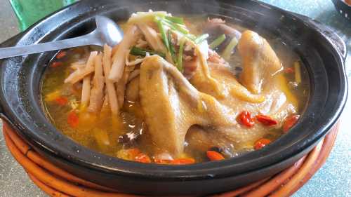 A HUA FAN DIAN