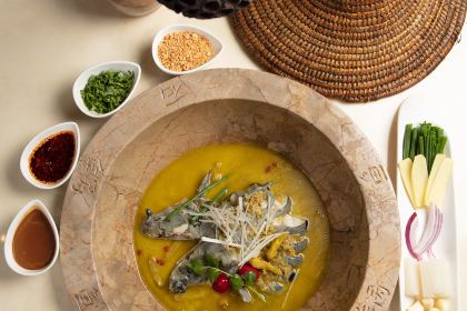 生态蒸汽石锅鱼石锅鸡