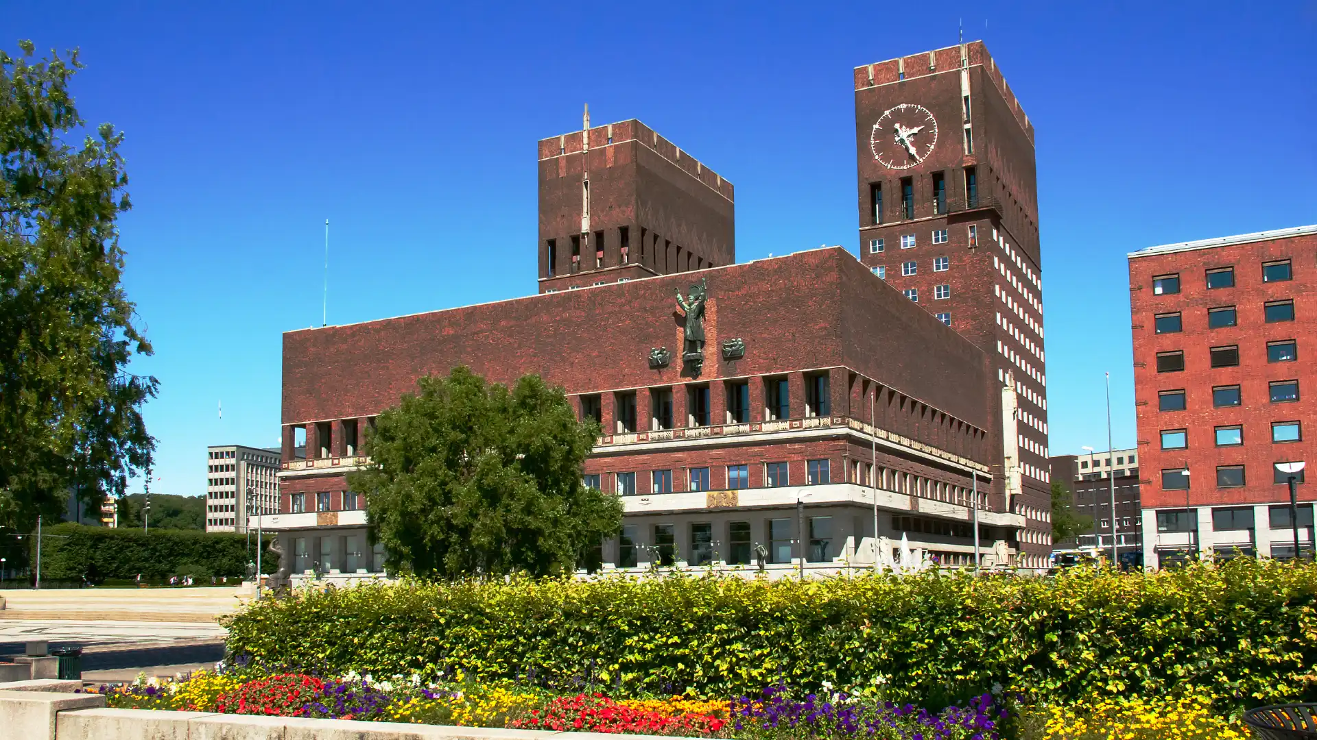 Hotels near Oslo City Hall
