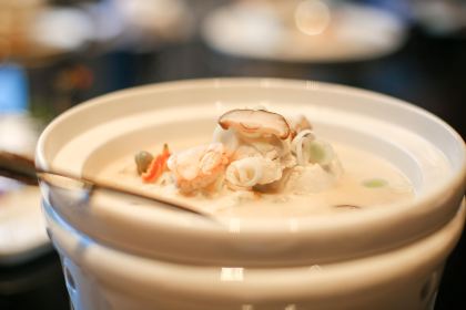 AHN LAN NINGHAI · THE RESTAURANT